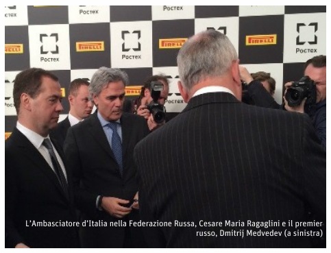 L’Ambasciatore d’Italia nella Federazione Russa, Cesare Maria Ragaglini e il premier russo, Dmitrij Medvedev (a sinistra)